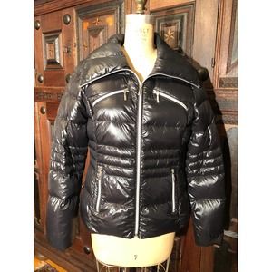 Laundry by Design Black Puffer Jacket.  Mint condition!  Size M  Red Lining.